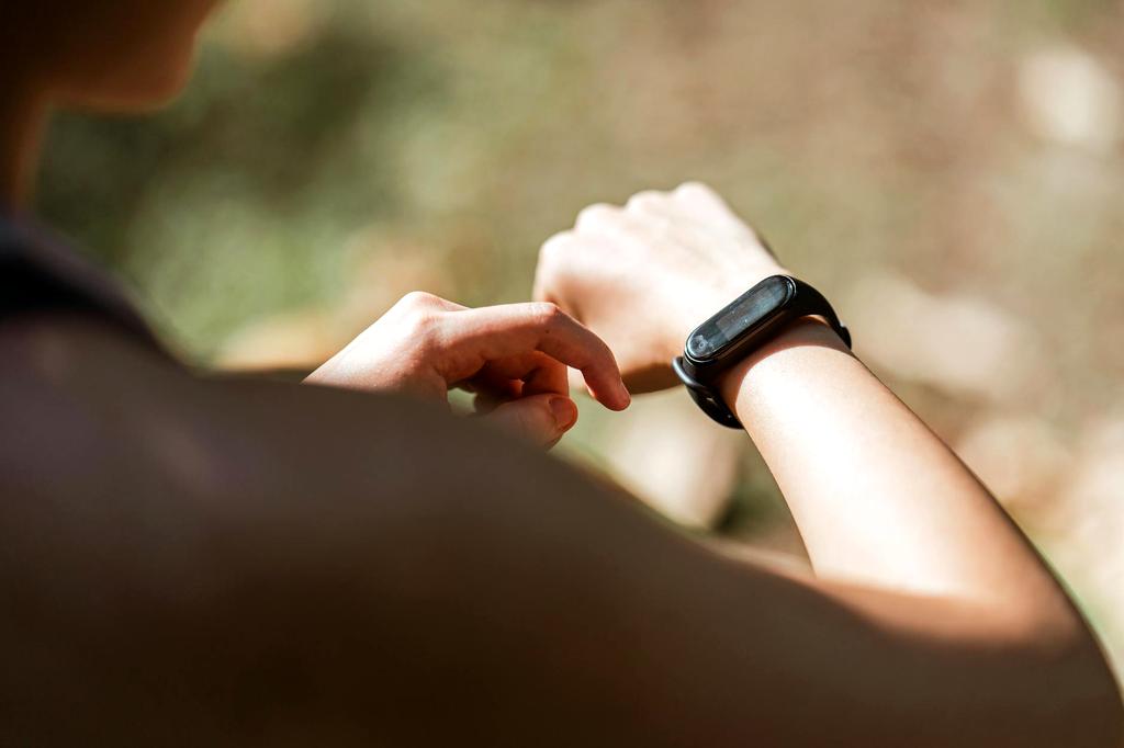 HealthWatch Smart Watch